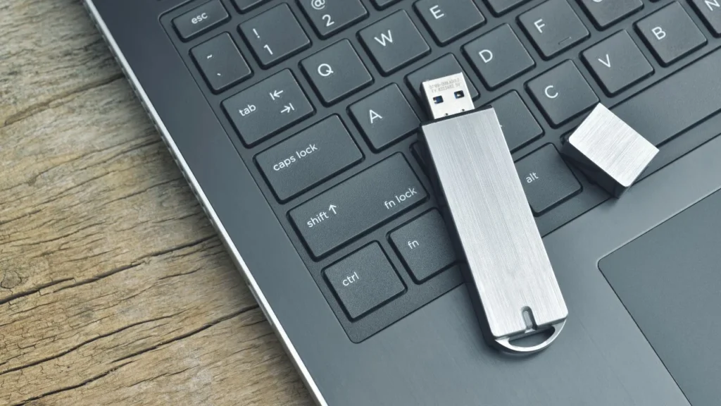 Can you install Windows on a flash drive?